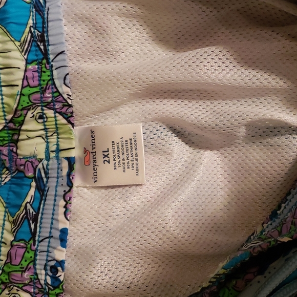 Vineyard Vines 7 Inch Printed Trunks- XXL - Picture 4 of 6